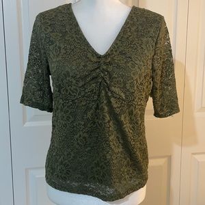 No Boundaries Women’s SZ L Olive Green Lined Lace Short Sleeve Pullover Top